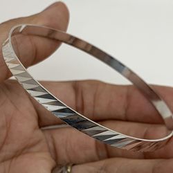 8 1/4” 925 Solid Sterling Italy Bangle Ladies Bracelet