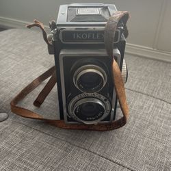 IKOFLEX Vintage Camera 