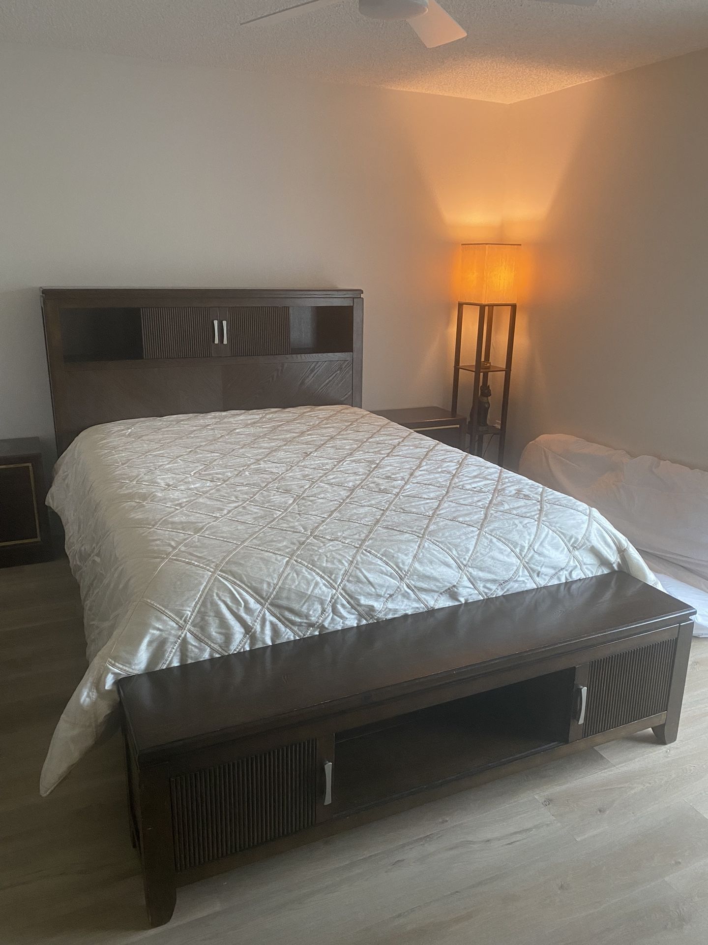 QUEEN BEDROOM Combo