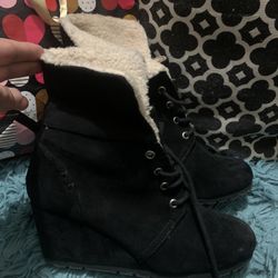 Black Boots 