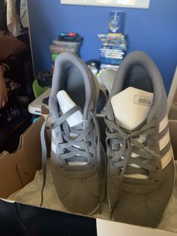 Used slightly kids shoes 5y 10.00 or less Take A Look