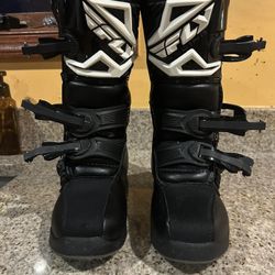 BOYS 3Y RIDING BOOTS (EUC)