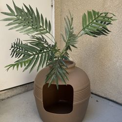 Cat Litter Box Enclosure With Artificial Plant