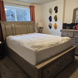 Ashley Furniture Queen Bedframe