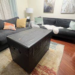 Vintage trunk / storage / coffee table