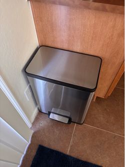 Trash can