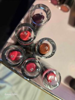 6 Lipsticks