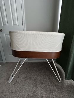 ✨ Used SNOO Smart Sleeper – Ivory/Brown ✨