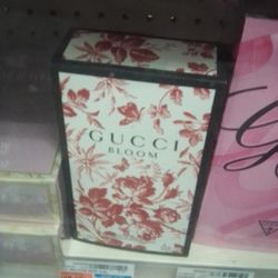 Gucci Bloom 4 Woman & Burberry Weekend 4 Men $ 160 For Both