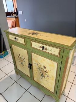 Decorative cabinet