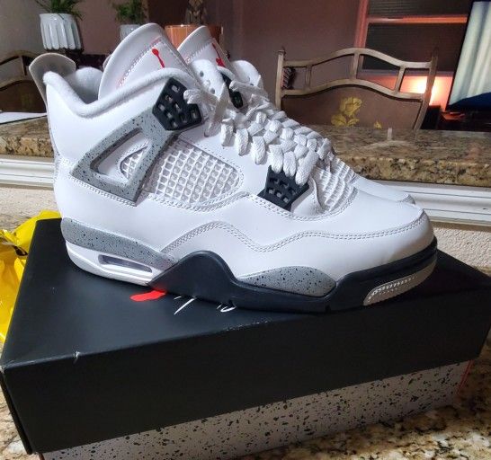 AIR JORDAN 4 RETRO WHITE CEMENT 2025 MEN SIZE 10