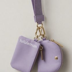 lululemon wristlet
