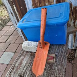 Wrenching Shovel Head