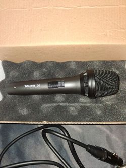 Microphone with cord