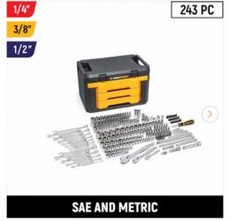 Gearwrench 243-Piece SAE/Metric Mechanics Tool Set with Tool Box