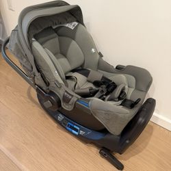 Nuna Car Seat With Relx Base