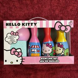 Sanrio Hello Kitty Indoor/Outdoor Bowling Set 6 Pins & 1 Bowling Ball Brand New