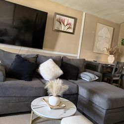 couch petty good condition