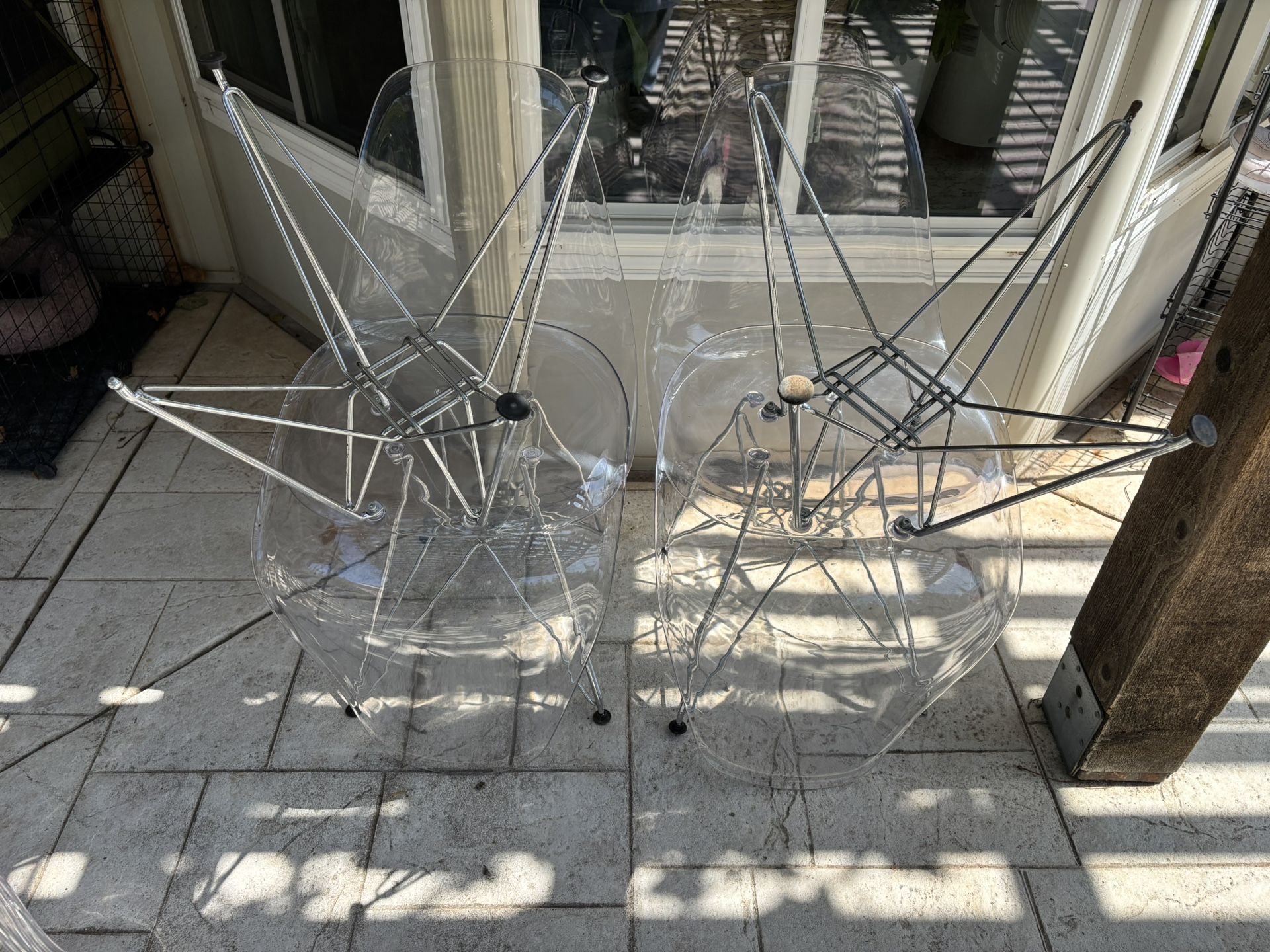 Clear Plastic Chairs