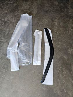 2019-2025 RAV4 window vent