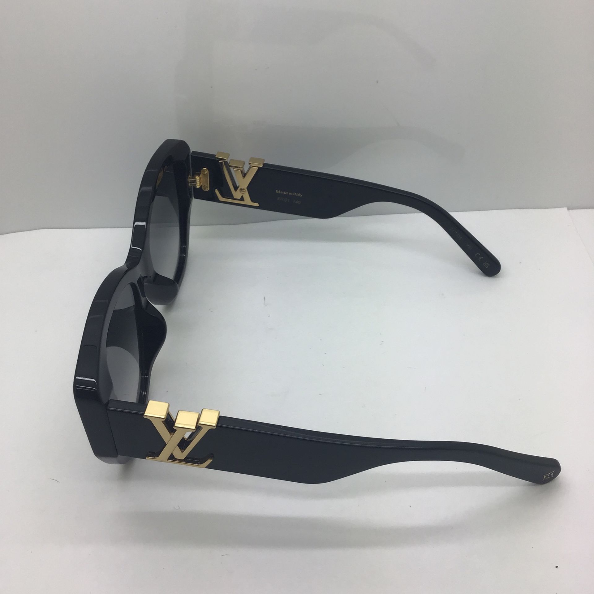 Louis Vuitton Icon Cat Eye Sunglasses – Merit Trends
