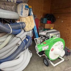 Attics Removal vacuum machine