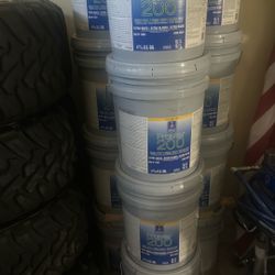 Pintura nueva 120 cada cubeta se acaba rápido se venden