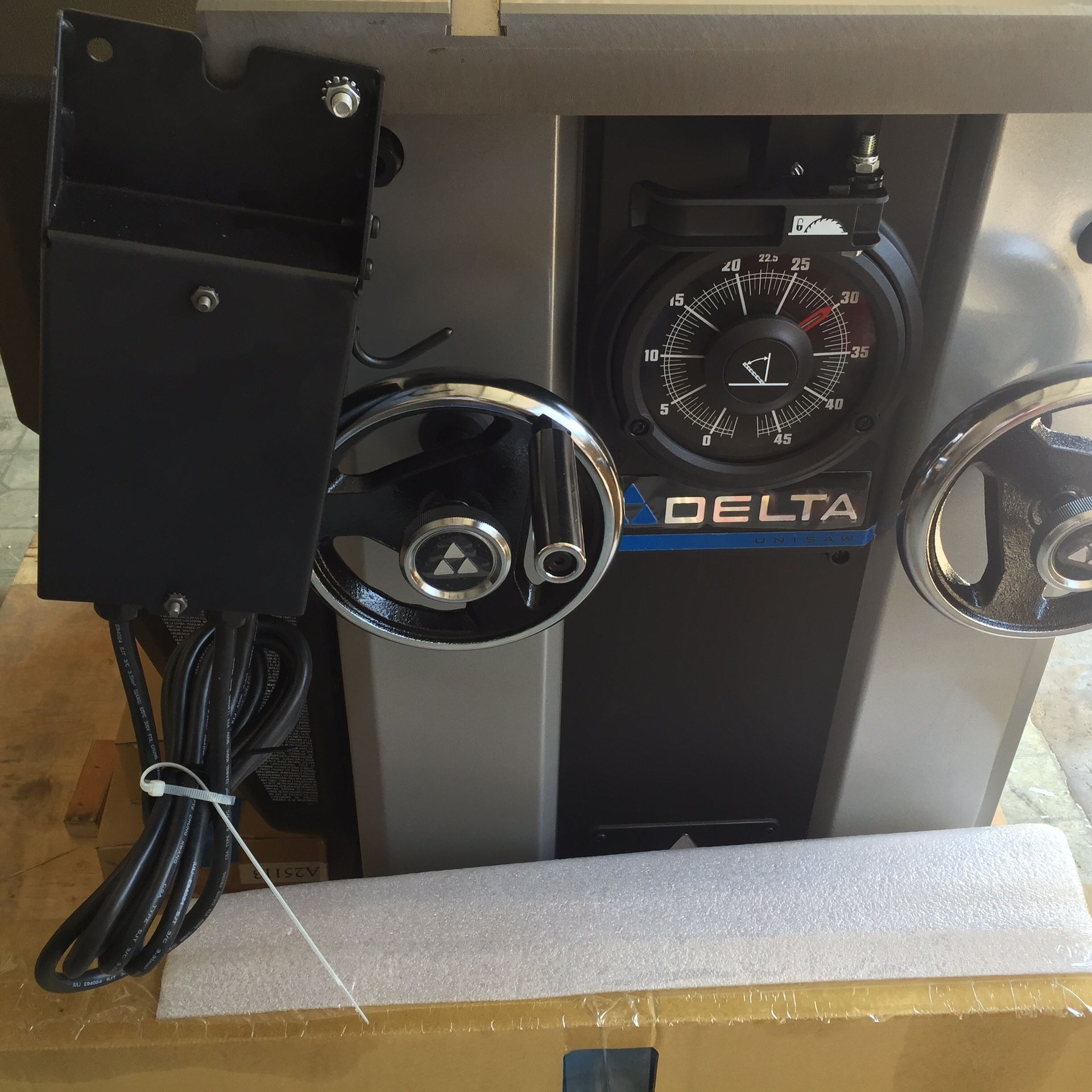 Delta table saw model 36-L500 Type 2 5 HP