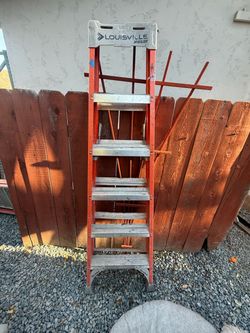 6 foot commercial grade ladder 300 pound capacity
