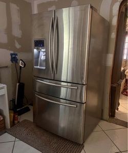 Samsung Fridge 4 Doors. Price Including Delivery
