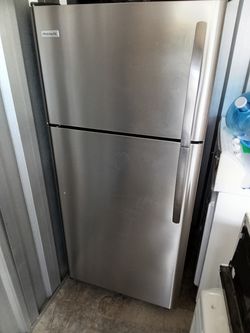 Frigidaire stainless steel refrigerator