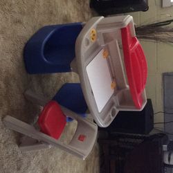 Children's white blue and red plastic writing desk toy