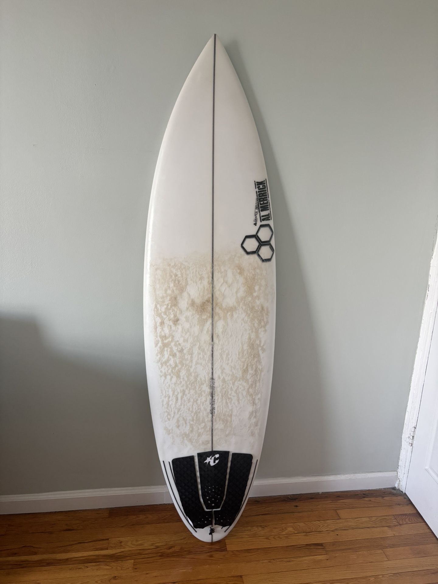 Surf Board - 6’2 Merrick