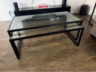 Glass nesting coffee table