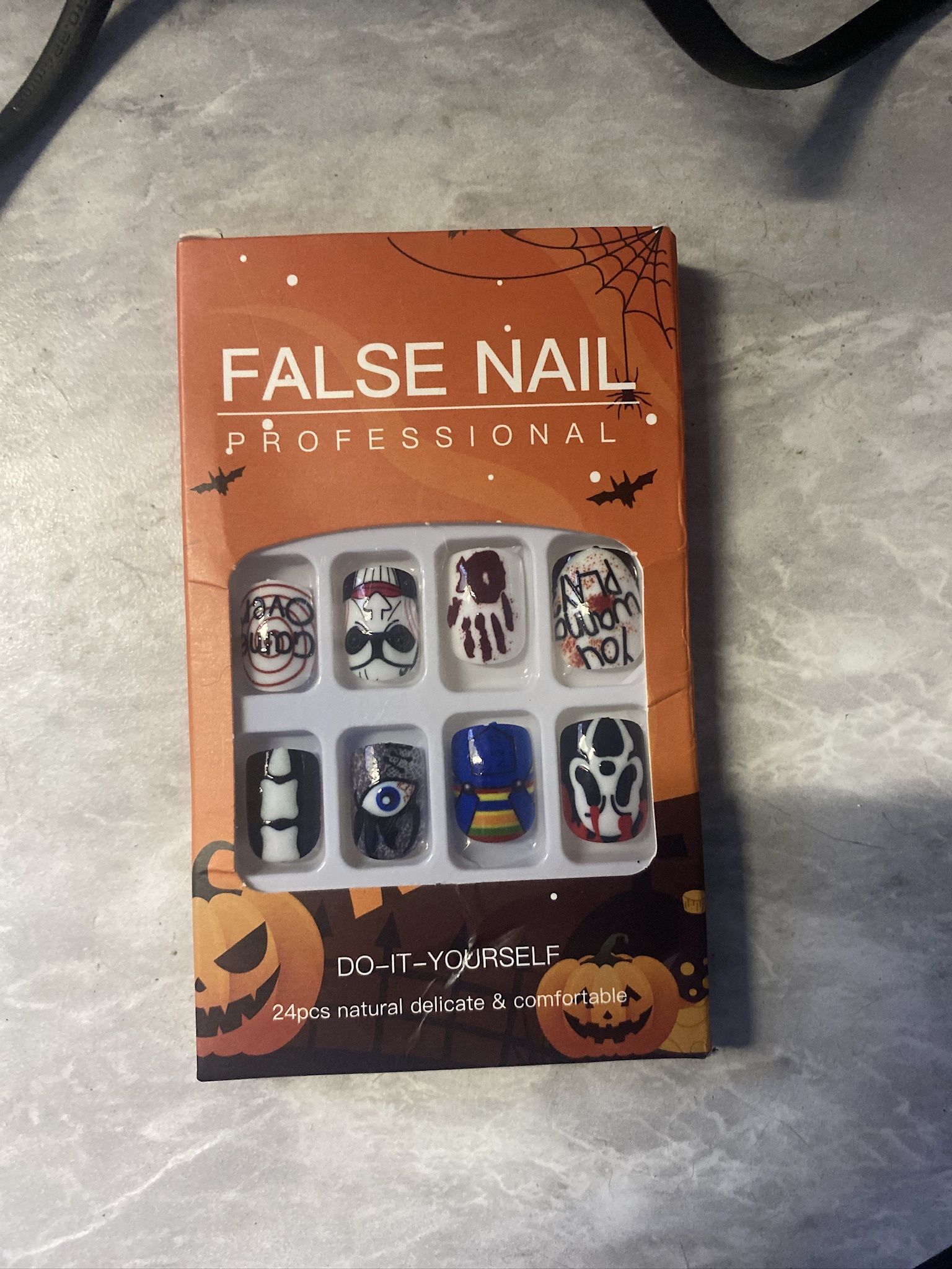 Horror Themed False Nails 24Pc
