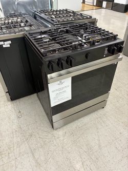 $1526 Samsung Bespoke Slide-In Gas Range