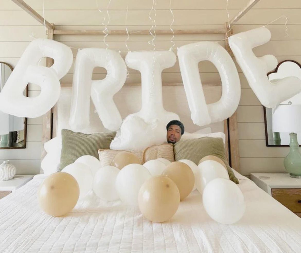 BRIDE Giant Balloons