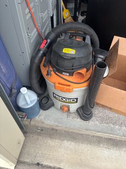 RIDGID Wet/Dry Shop Vacuum with Attachments