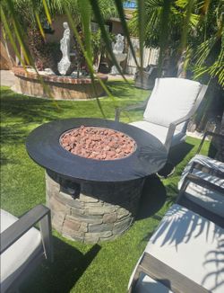 Patio fire Pit and 4 swivel chairs/conversation Set/outdoor Furniture/Cash Only