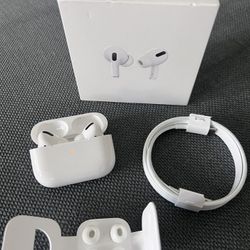 AirPods Pro (Gen 1) Good Condition **