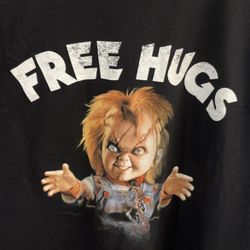 FREE HUGS Chucky Graphic Tee Black Happy Halloween Medium Shirt Fun Scary Unisex