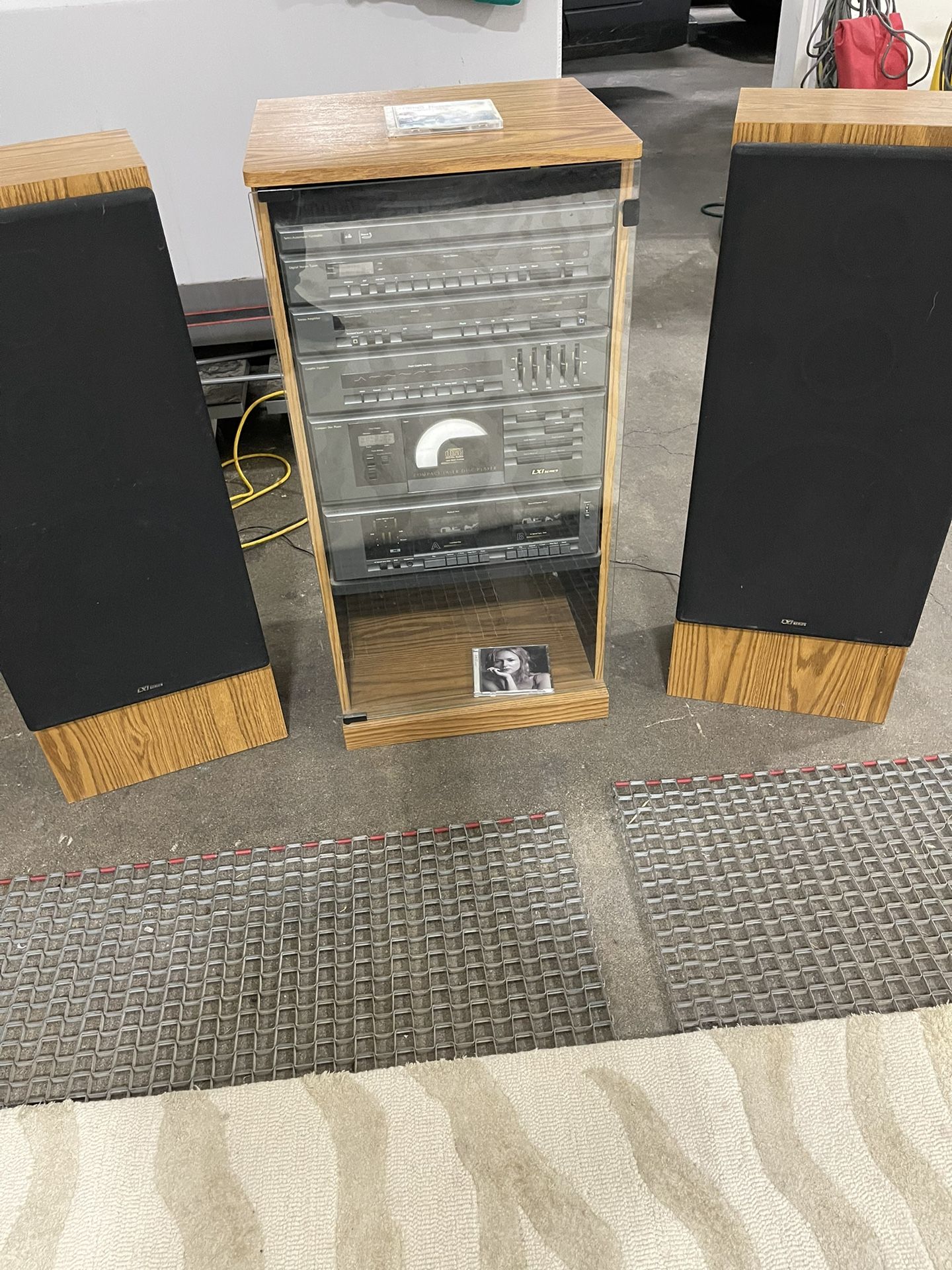 Stereo System Complete With Turntable And Speakers 1989 Model LXI