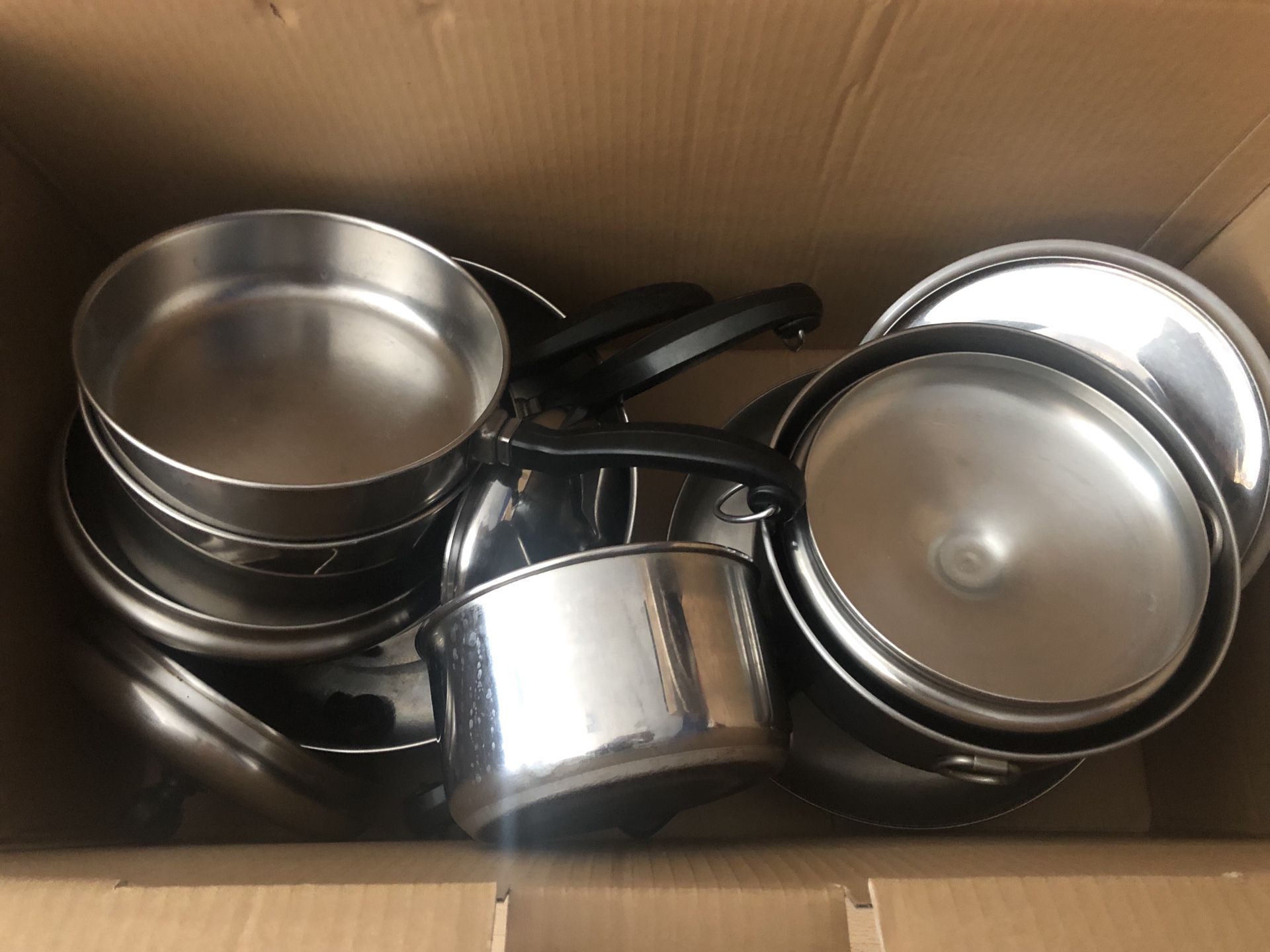 Farberware pots and pans set