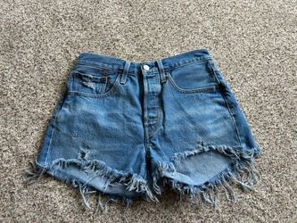 Levi high wasted shorts- W26