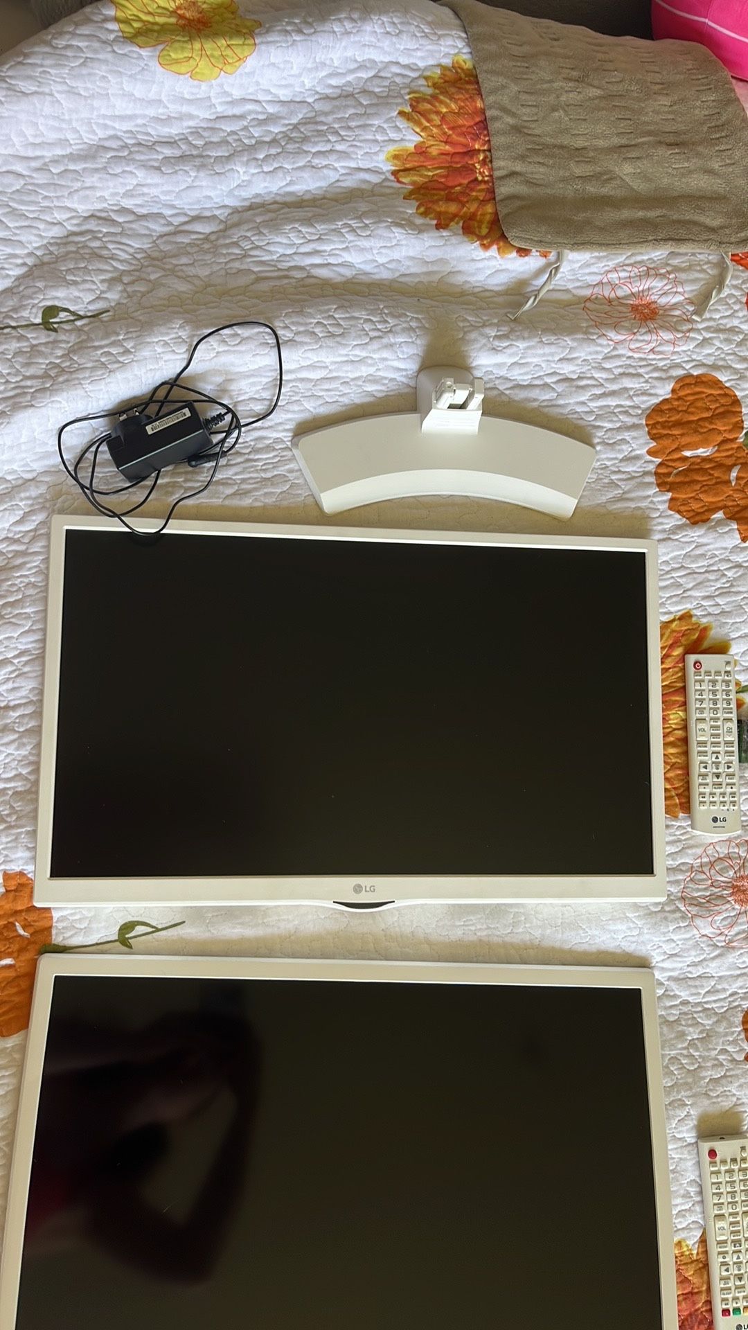 Two Full HD 1080p Smart LED TV’s 24”