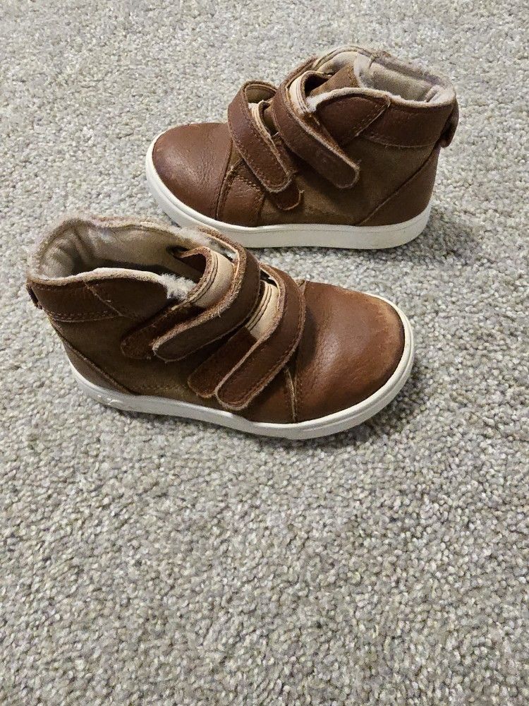 Ugg Size 9 Toddler
