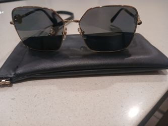 NWT & CASE VERSACE SUNGLASSES