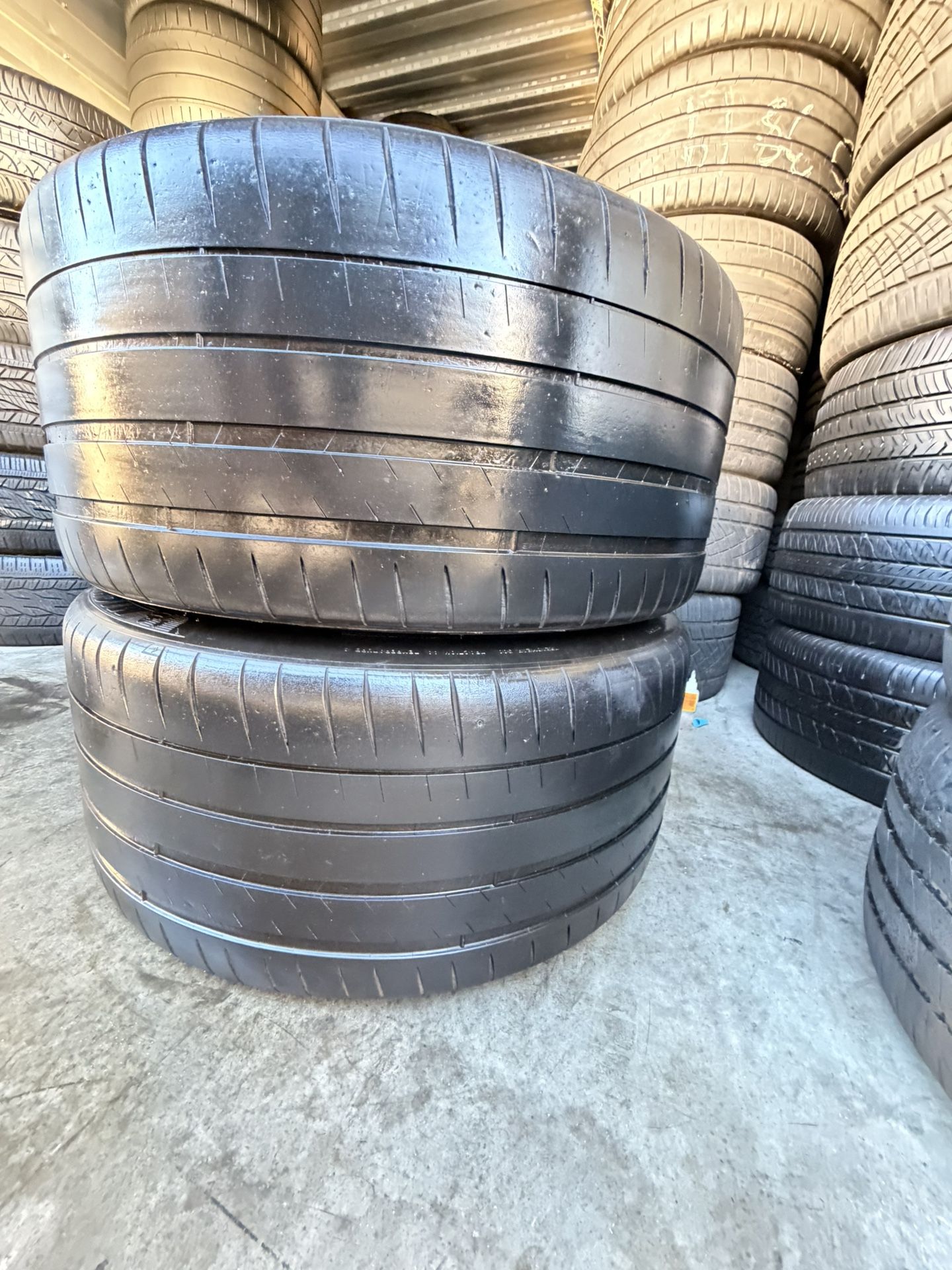 325/35/22 Michelin Pilot Sport 4s 60% Tread (2)
