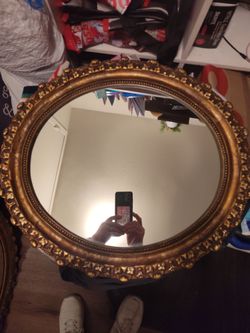 Wall mirror