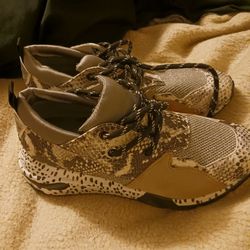 Ladys Steve Madden Size 8.5 